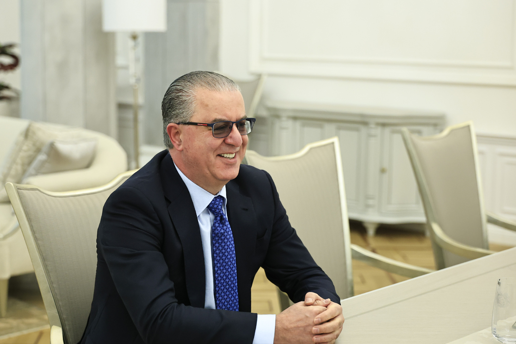 62725_b.jpg (466 KB)