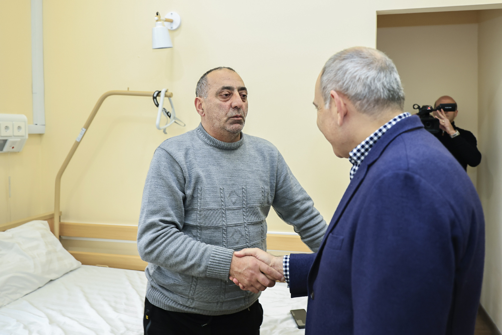 62777_b.jpg (488 KB)