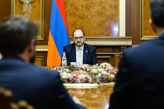 16273_am_4.jpg (85 KB)