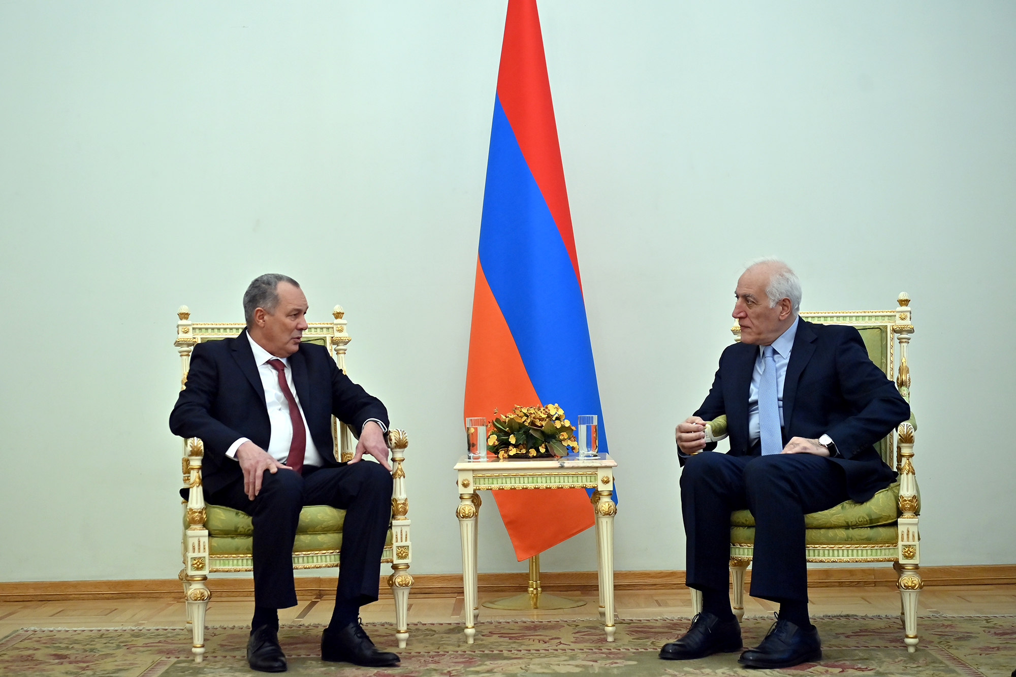 66296_b.jpg (1.36 MB)