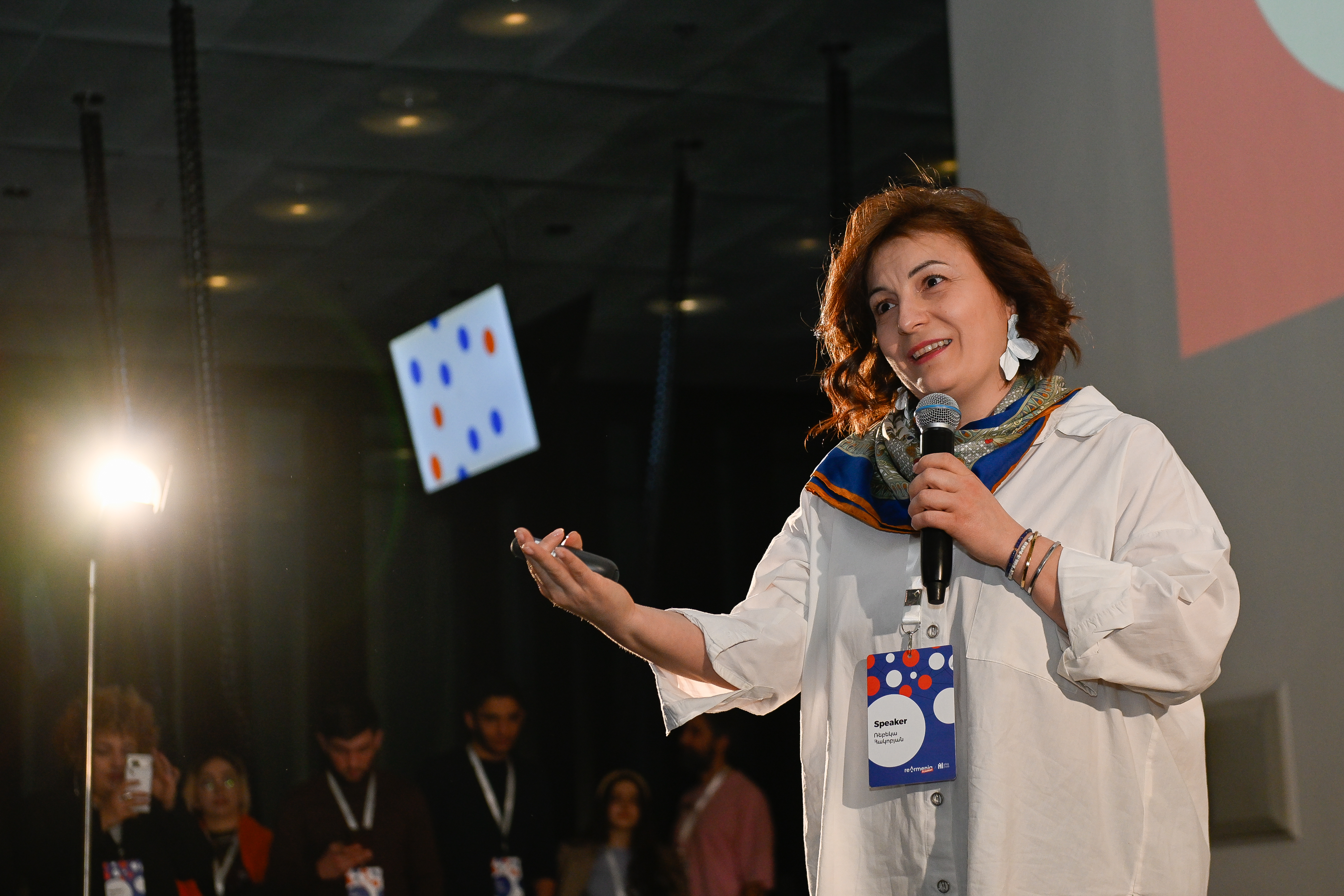 Rebecca Hakobyan.jpg (6.89 MB)