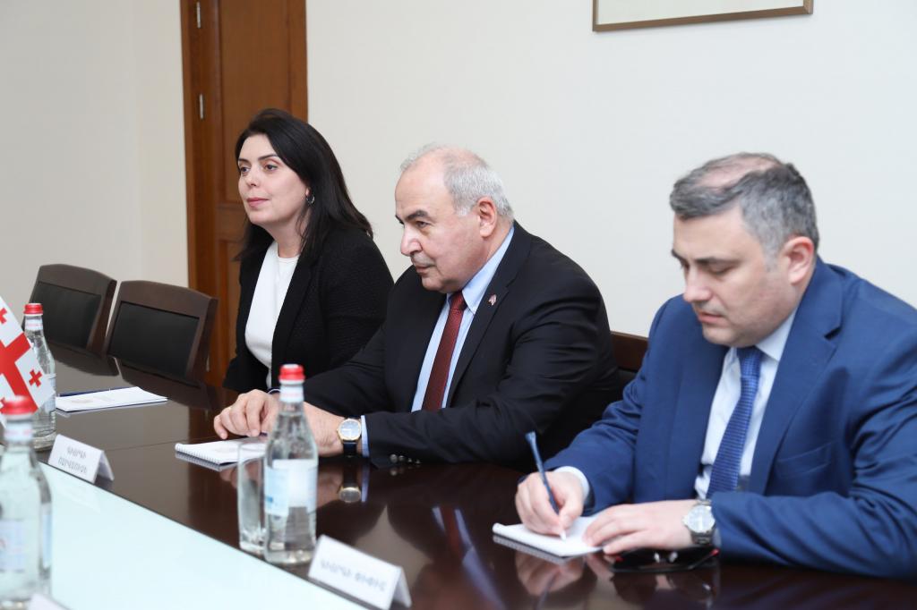 news_4169848046063_44444.jpeg (59 KB)