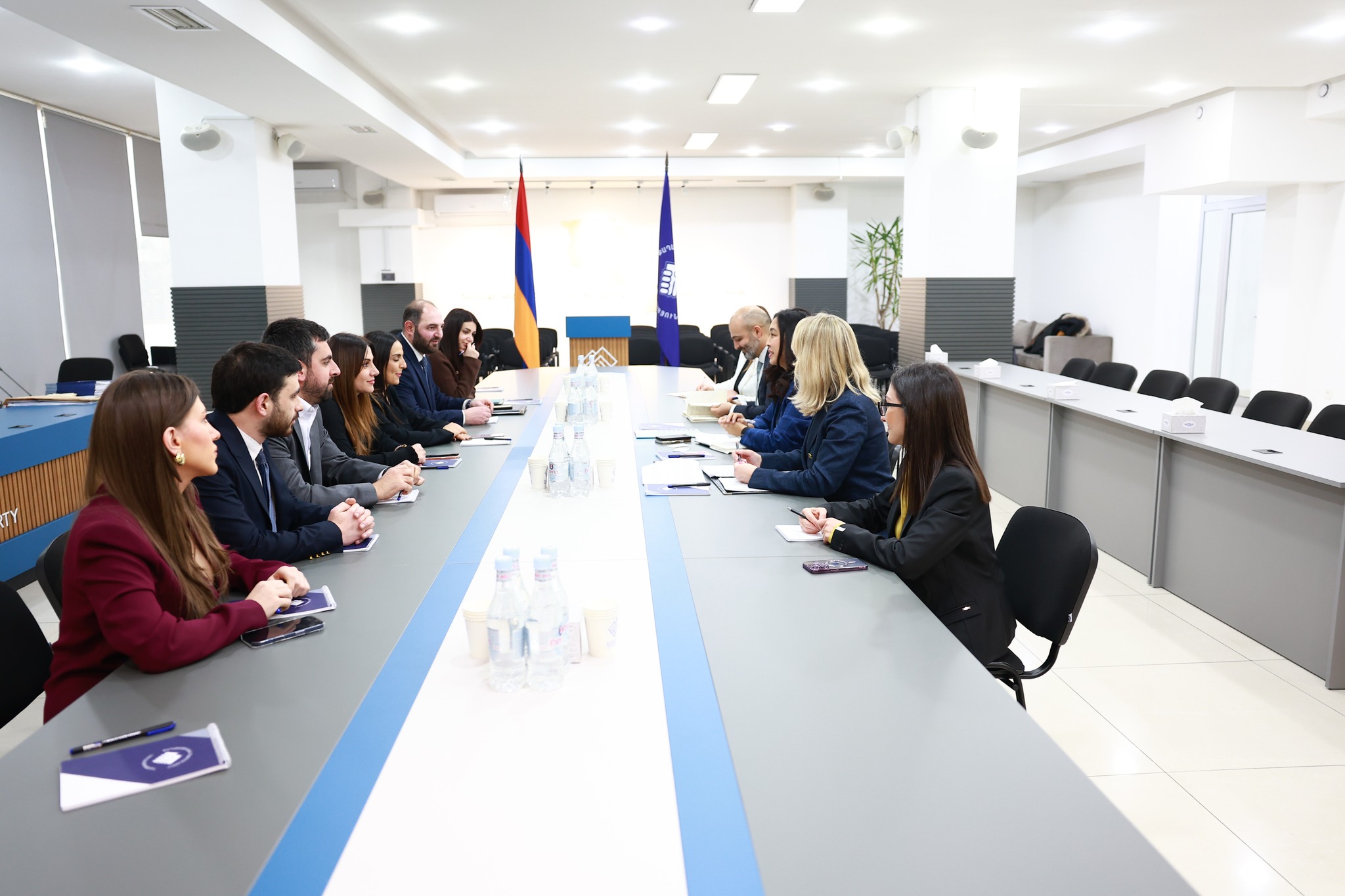 625186448_917396290679509_5399603131094074862_n.jpg (360 KB)