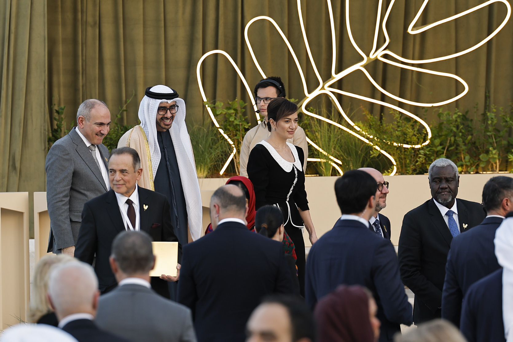 62872_b.jpg (680 KB)