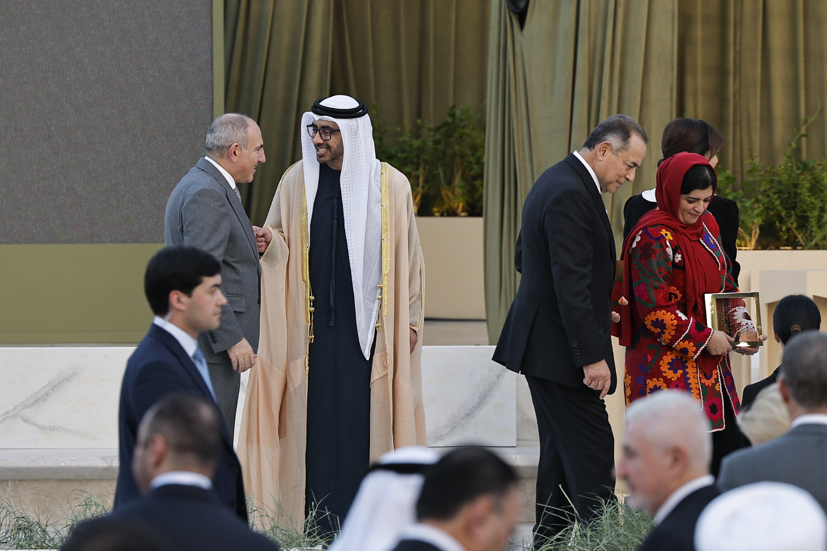 62874_b.jpg (670 KB)