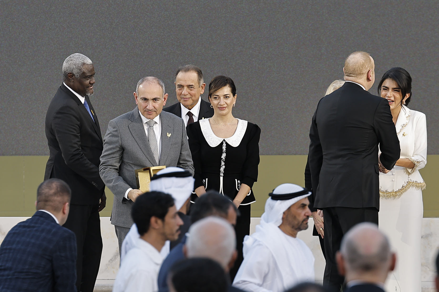 62877_b.jpg (675 KB)