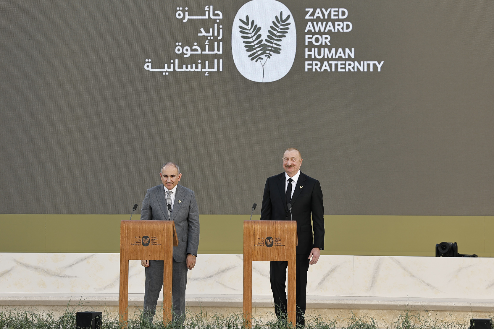 62889_b.jpg (740 KB)