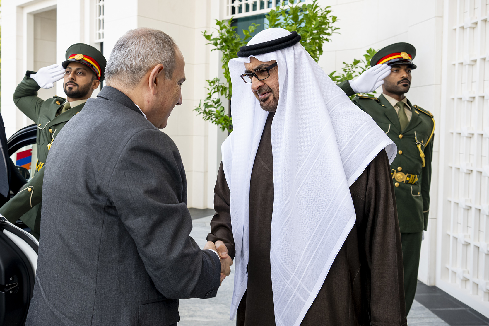 62953_b.jpg (691 KB)