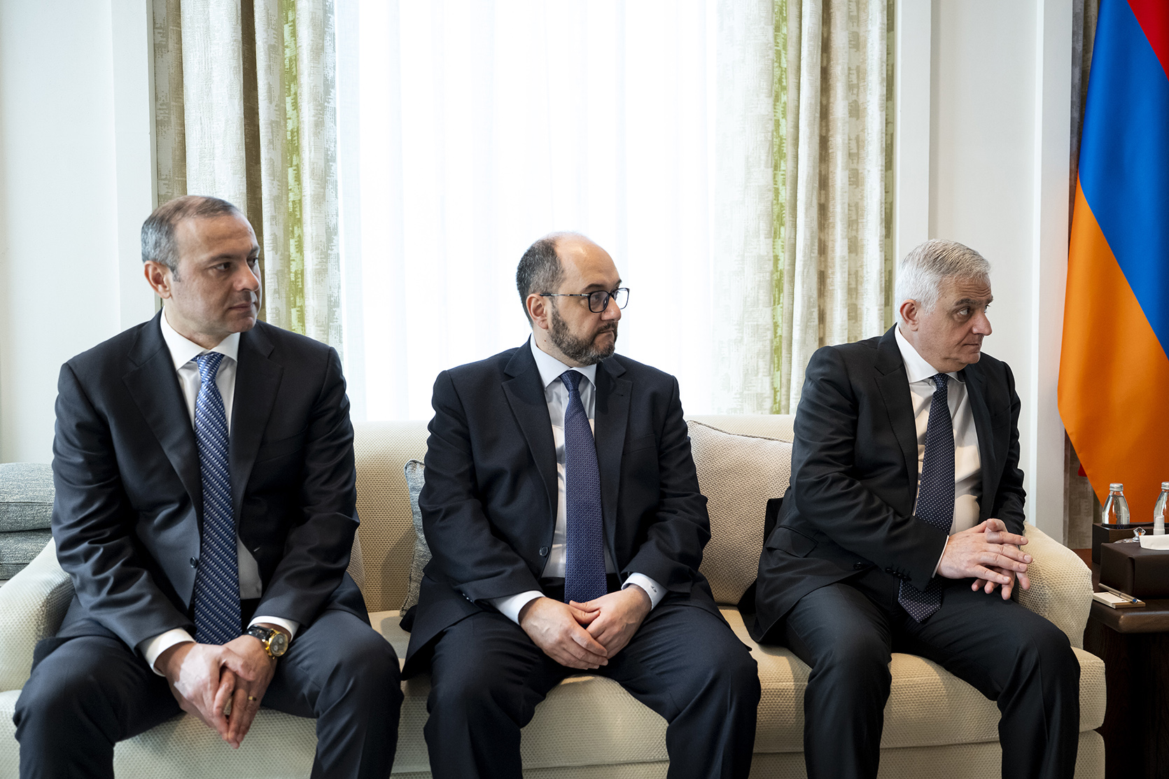 62962_b.jpg (682 KB)