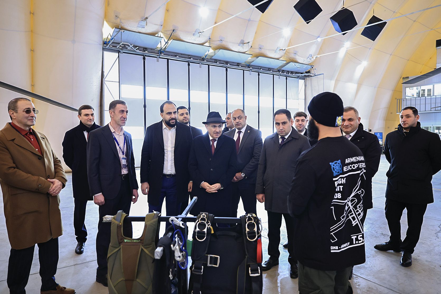 62989_b.jpg (760 KB)