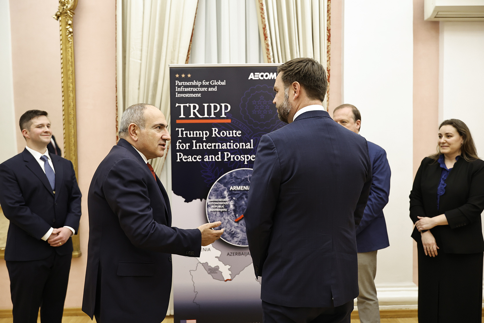 63001_b.jpg (555 KB)