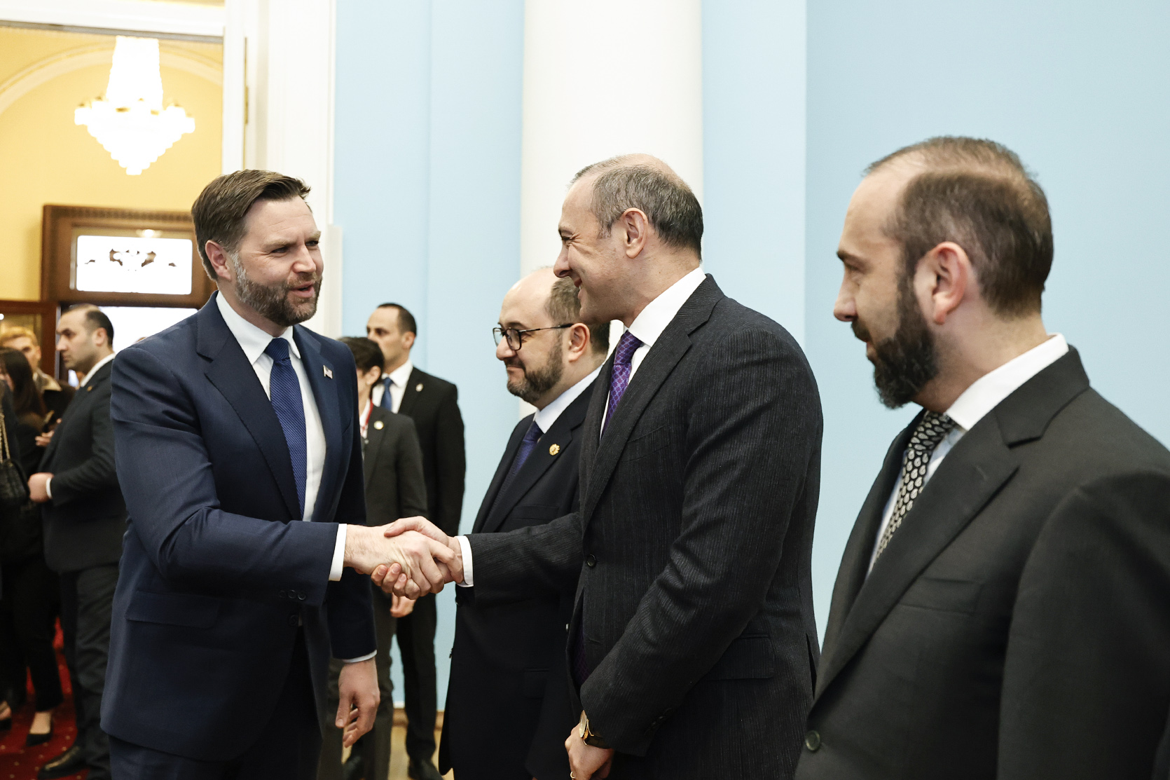 63017_b.jpg (546 KB)