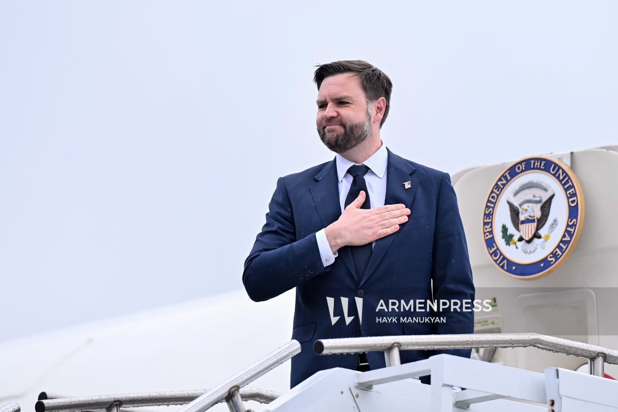 463929c6-e084-4df5-93b1-5dbe6753e2fe.jpg (158 KB)