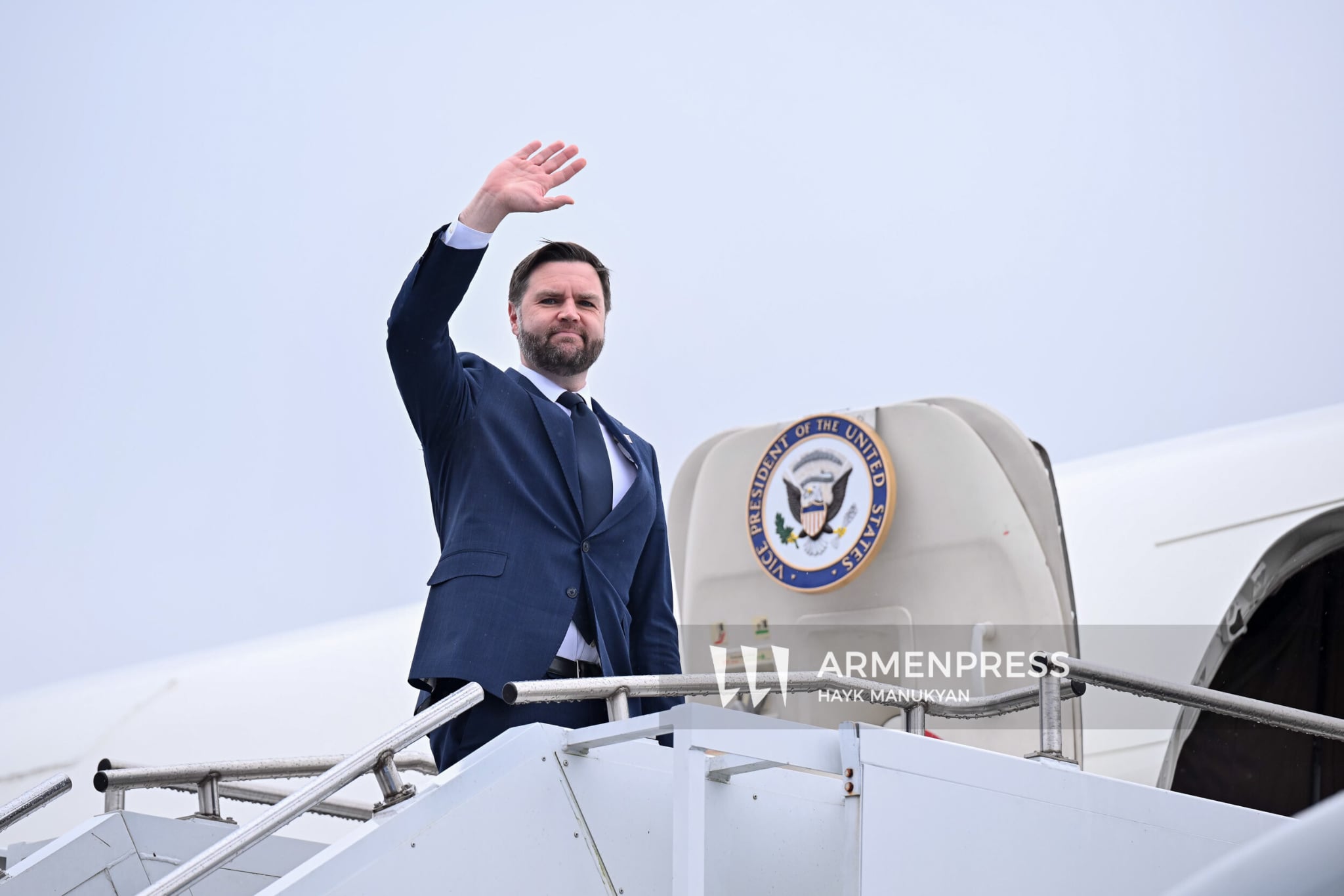 790cd3c7-22e0-4468-98b2-3e251ccebb8b.jpg (141 KB)