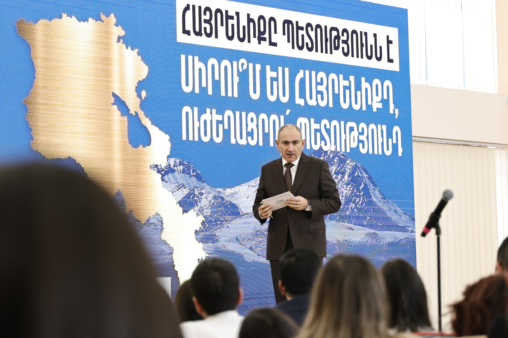 63136_b.jpg (845 KB)