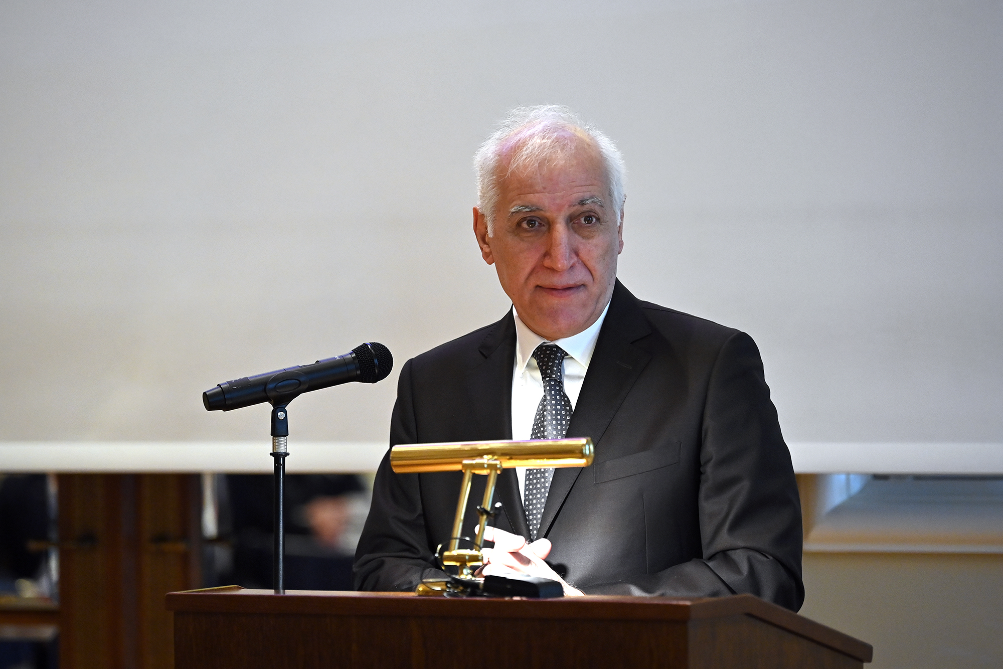 66458_b.jpg (1.64 MB)